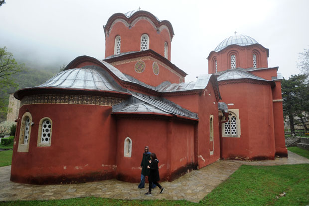 Ватикан у одбрани манастира на КиМ?